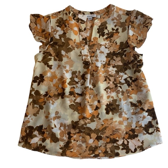 Calvin Klein Tops - NWT Calvin Klein Floral blouse with flutter Sleeves